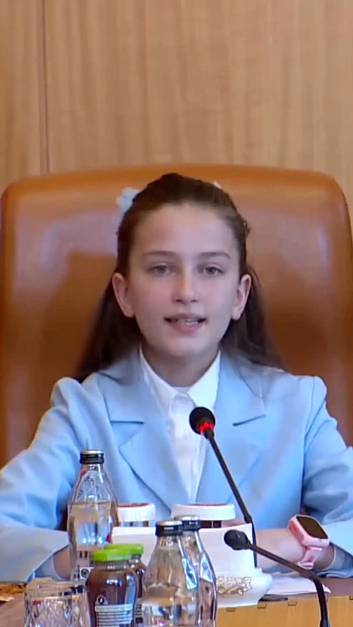 Sincanlı Öğrenci TBMM Başkanlık Koltuğuna Oturdu Sincanlı Öğrenci TBMM Başkanlık Koltuğuna Oturdu