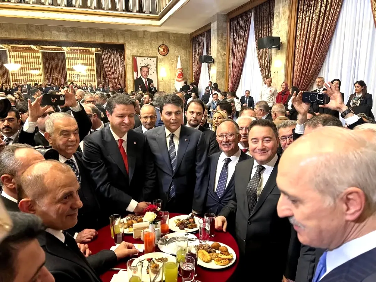 Antalya Milletvekili Kılıç, TBMM'nin 23 Nisan Resepsiyonuna Katıldı Antalya Milletvekili Kılıç, TBMM'nin 23 Nisan Resepsiyonuna Katıldı