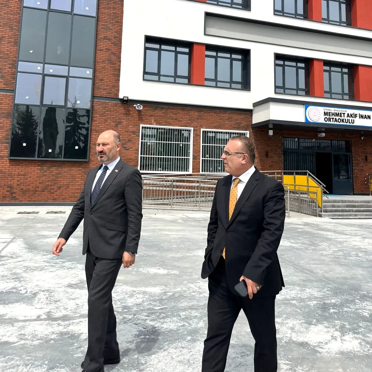 Bahçelievler'de 40 Derslikli Yeni Ortaokul Eğitime Hazırlanıyor Bahçelievler'de 40 Derslikli Yeni Ortaokul Eğitime Hazırlanıyor