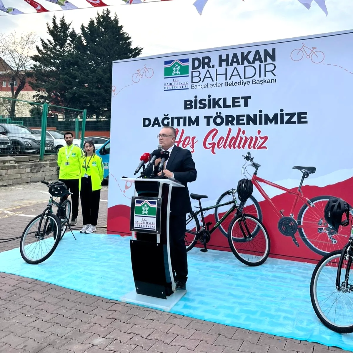 Bahçelievler'de Çocuklar Bisikletlerine Kavuştu: Zafer Mahallesi'nde 39. Tören Bahçelievler'de Çocuklar Bisikletlerine Kavuştu: Zafer Mahallesi'nde 39. Tören