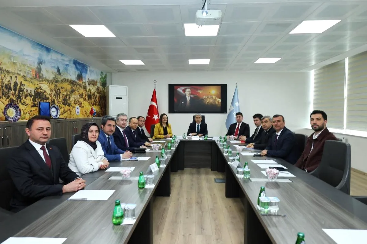 Afyonkarahisar'da Eğitim-İstihdam Buluşması: Miraç Sünnetci İl İstihdam Kurulu'nda Afyonkarahisar'da Eğitim-İstihdam Buluşması: Miraç Sünnetci İl İstihdam Kurulu'nda