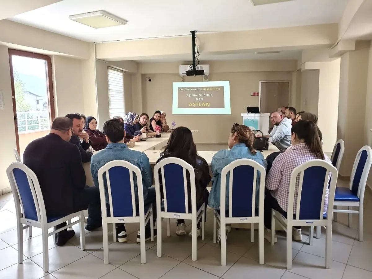 Gürsu'da Aile Sağlığı Eğitimi: Aşıdan Kırım Kongo'ya 8 Kritik Konu Gürsu'da Aile Sağlığı Eğitimi: Aşıdan Kırım Kongo'ya 8 Kritik Konu