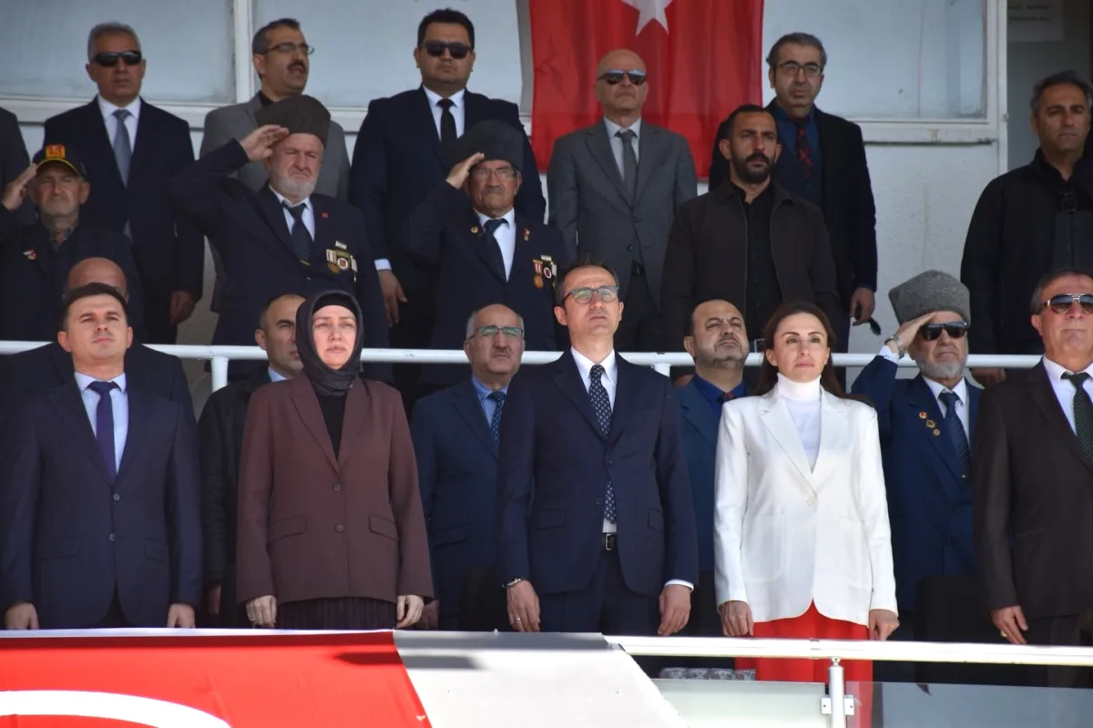 İznik'te 23 Nisan Coşkusu: Minik Ellerden Büyük Gösteriler İznik'te 23 Nisan Coşkusu: Minik Ellerden Büyük Gösteriler