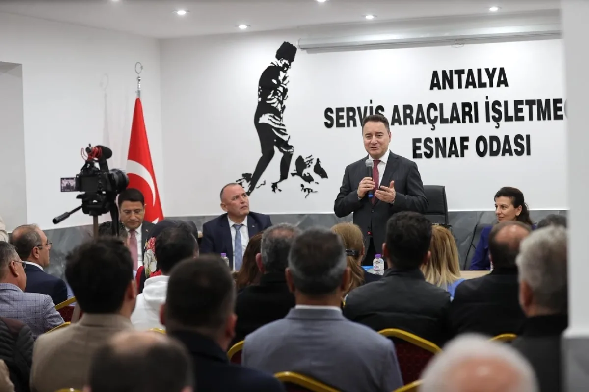 Babacan ve Şahin Antalya'da Servisçi Esnafıyla Buluştu Babacan ve Şahin Antalya'da Servisçi Esnafıyla Buluştu