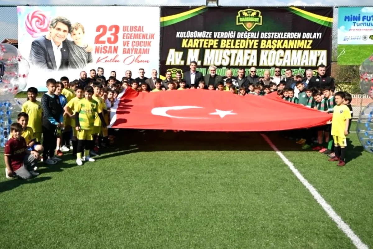 Kartepe'de Minik Futbolcular Sahada Ter Döktü Kartepe'de Minik Futbolcular Sahada Ter Döktü