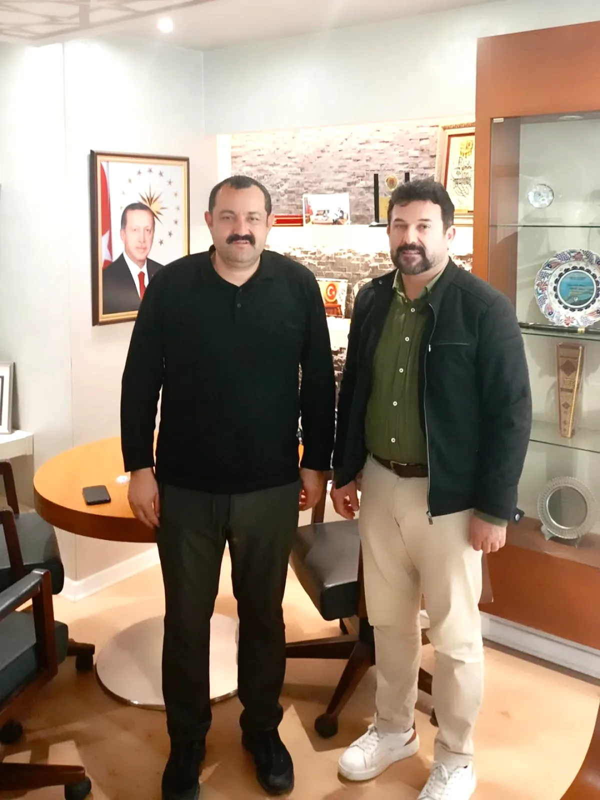 Muratpaşa AK Parti'den Rıza Sümer'e Vefa Ziyareti Muratpaşa AK Parti'den Rıza Sümer'e Vefa Ziyareti