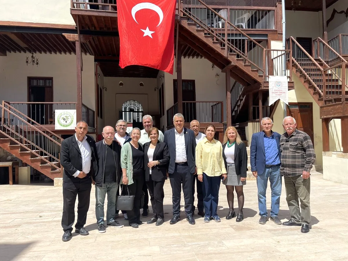 CHP'li Barut, Adana'daki Balkan ve Girit Dernekleriyle Buluştu CHP'li Barut, Adana'daki Balkan ve Girit Dernekleriyle Buluştu