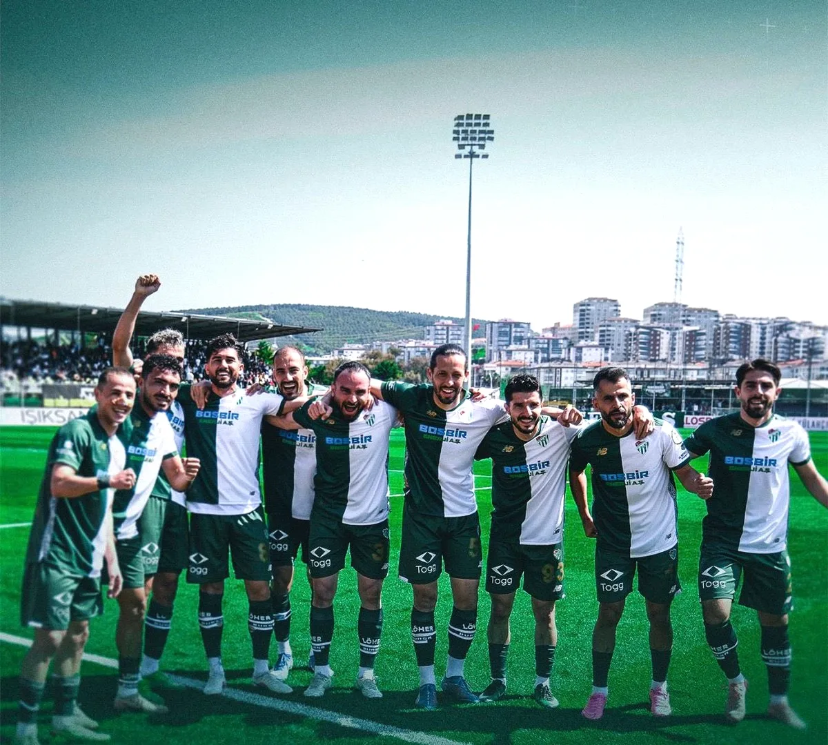 Bursaspor'un Şampiyonluğunu Erkan Aydın Tebrik Etti Bursaspor'un Şampiyonluğunu Erkan Aydın Tebrik Etti