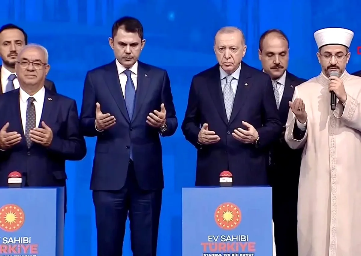 İstanbul'da 100 Bin Konut Projesi İçin Kura Çekimi Yapıldı İstanbul'da 100 Bin Konut Projesi İçin Kura Çekimi Yapıldı