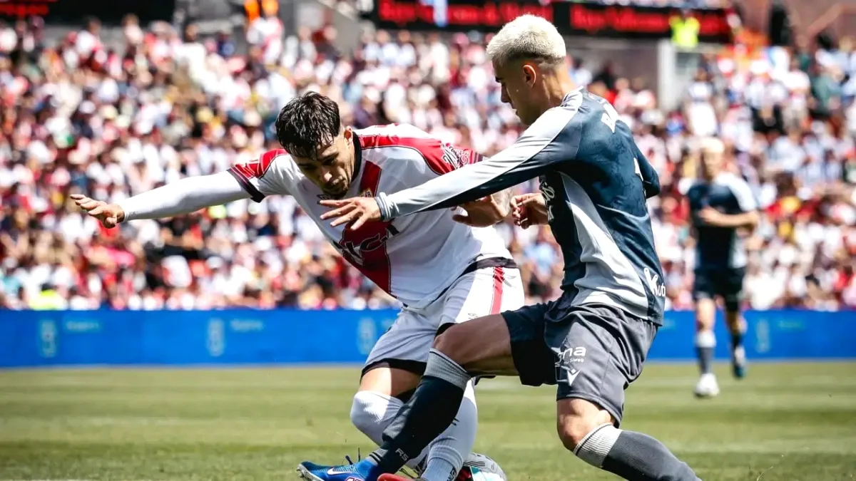 Rayo Vallecano - Real Sociedad 3-3 Berabere Kaldı: La Liga'da 6 Gol Çılgınlığı Rayo Vallecano - Real Sociedad 3-3 Berabere Kaldı: La Liga'da 6 Gol Çılgınlığı