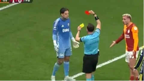 Derbide Kırmızı Kart Krizi: Ederson Yasin Kol'a Tepki Gösterdi