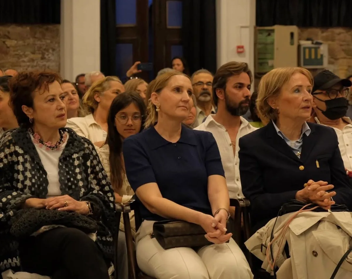 Cunda'da Türk Sanat Müziği Gecesi: Sanatseverlerden Yoğun İlgi Cunda'da Türk Sanat Müziği Gecesi: Sanatseverlerden Yoğun İlgi