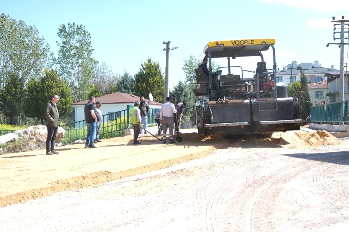 Çiftlikköy'de Yol Yenileme Seferberliği: 7 Noktada Eş Zamanlı Çalışma Çiftlikköy'de Yol Yenileme Seferberliği: 7 Noktada Eş Zamanlı Çalışma