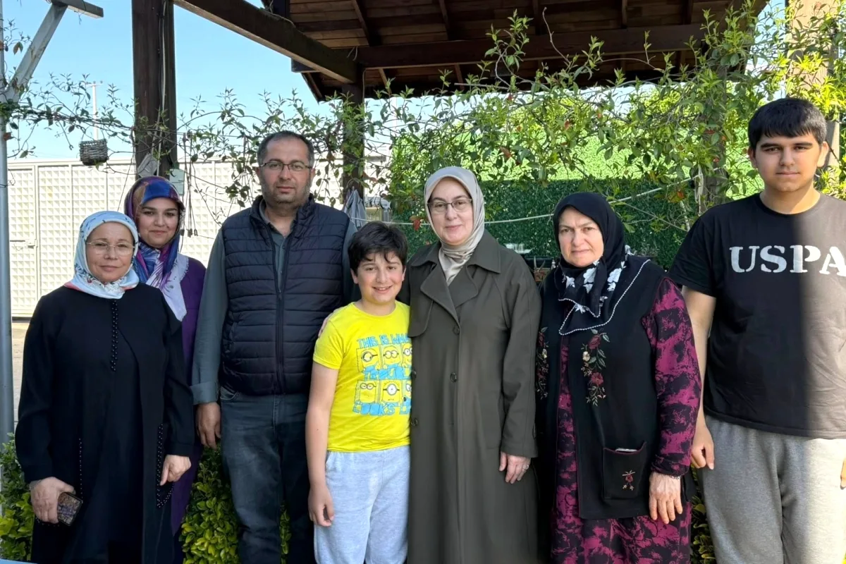 Altınova'da Kapı Kapı Saha Çalışması: Halkla İç İçe Siyaset Altınova'da Kapı Kapı Saha Çalışması: Halkla İç İçe Siyaset