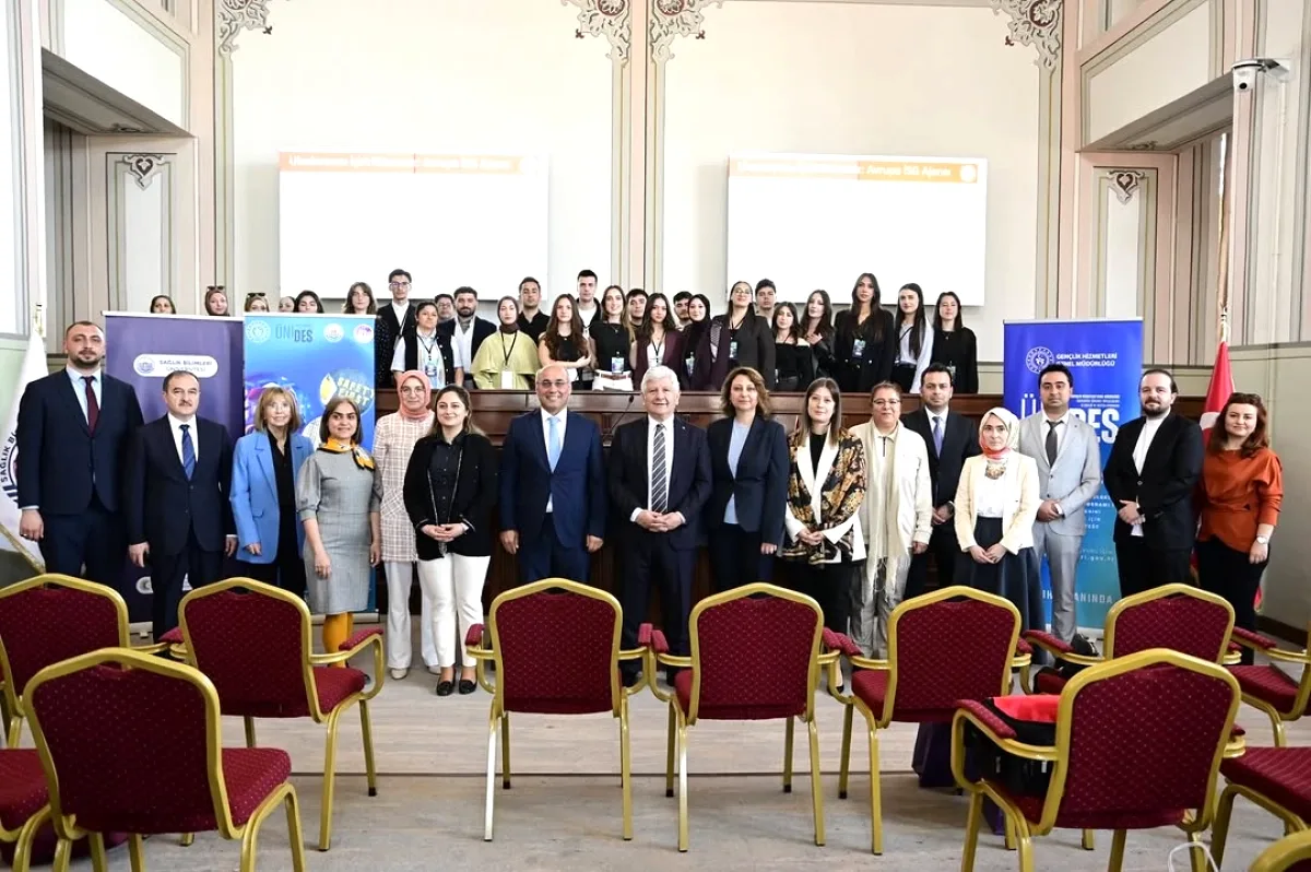 Sağlık Bilimleri Üniversitesi'nde İSG Zirvesi: Gençler Güvenli Çalışma Kültürü İçin Buluştu Sağlık Bilimleri Üniversitesi'nde İSG Zirvesi: Gençler Güvenli Çalışma Kültürü İçin Buluştu