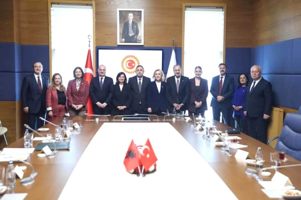 TBMM'de Türkiye-Arnavutluk Parlamentolararası Dostluk Grubu Görüşmesi TBMM'de Türkiye-Arnavutluk Parlamentolararası Dostluk Grubu Görüşmesi