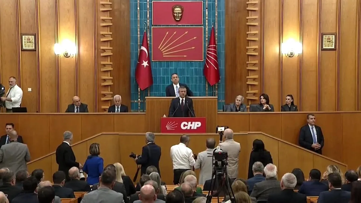 CHP Grup Toplantısında Özgür Özel Konuşma Yaptı: Murat Bakan Paylaştı CHP Grup Toplantısında Özgür Özel Konuşma Yaptı: Murat Bakan Paylaştı