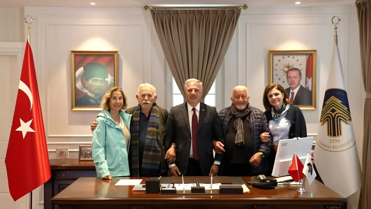 Termal Belediye Başkanı Acar, Büyükada'dan Gelen Aile Dostlarını Ağırladı Termal Belediye Başkanı Acar, Büyükada'dan Gelen Aile Dostlarını Ağırladı