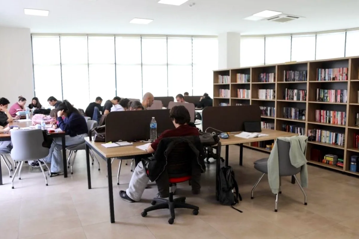 Çankaya'da 7/24 Kütüphaneler: Öğrenci ve Gece Çalışanlara Ücretsiz Alan Çankaya'da 7/24 Kütüphaneler: Öğrenci ve Gece Çalışanlara Ücretsiz Alan