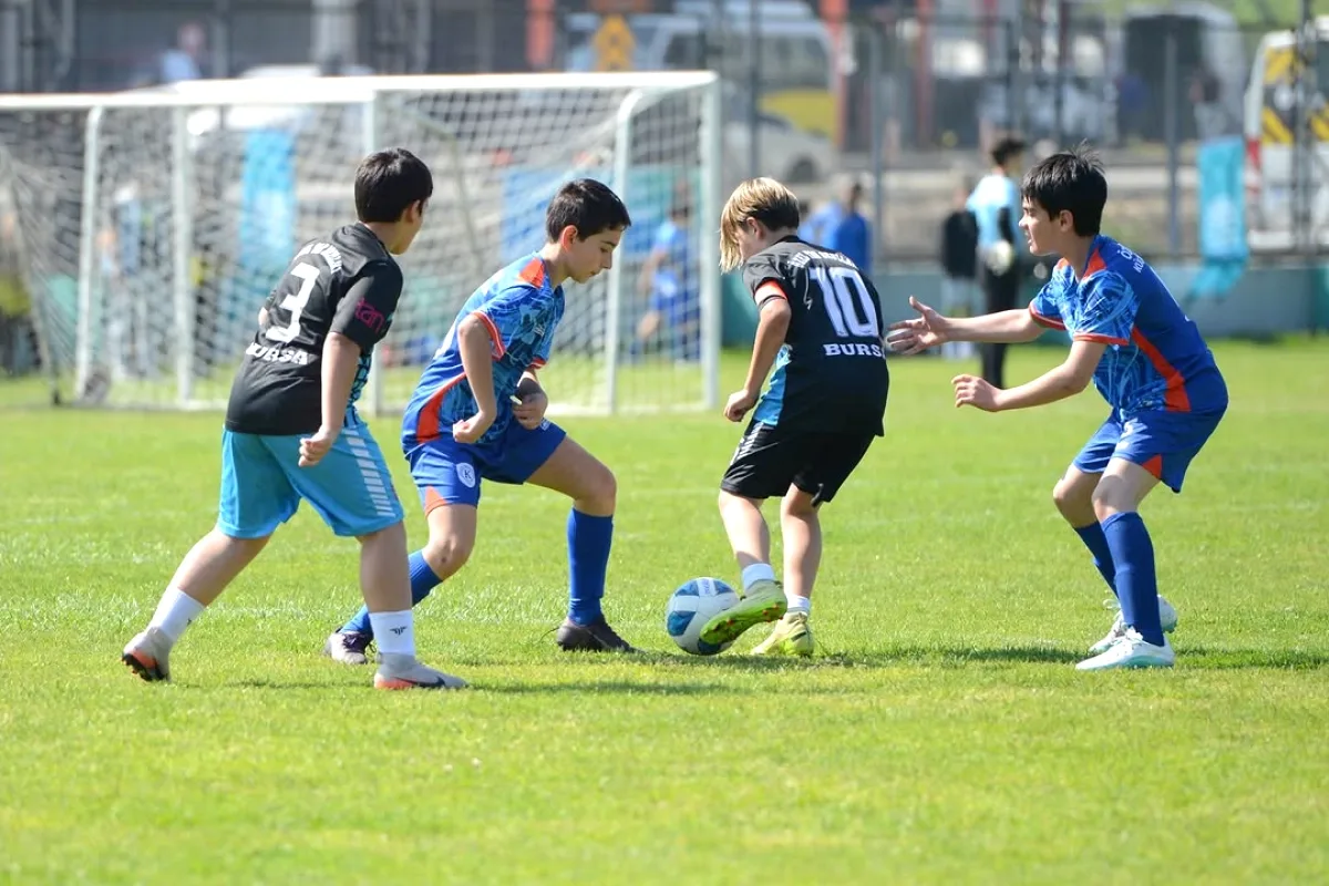 Nilüfer'de Futbol Heyecanı | 24. Spor Şenlikleri Nilüfer'de Futbol Heyecanı | 24. Spor Şenlikleri