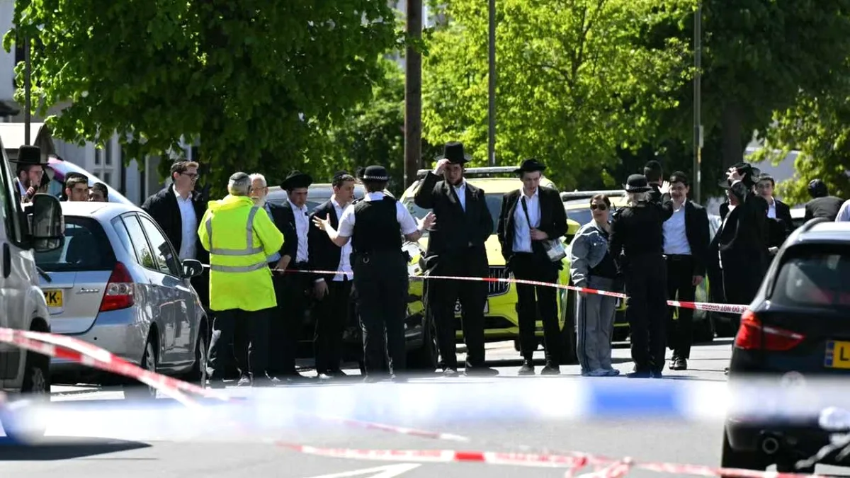 Londra'da Yahudilere Bıçaklı Saldırı: 2 Yaralı Londra'da Yahudilere Bıçaklı Saldırı: 2 Yaralı
