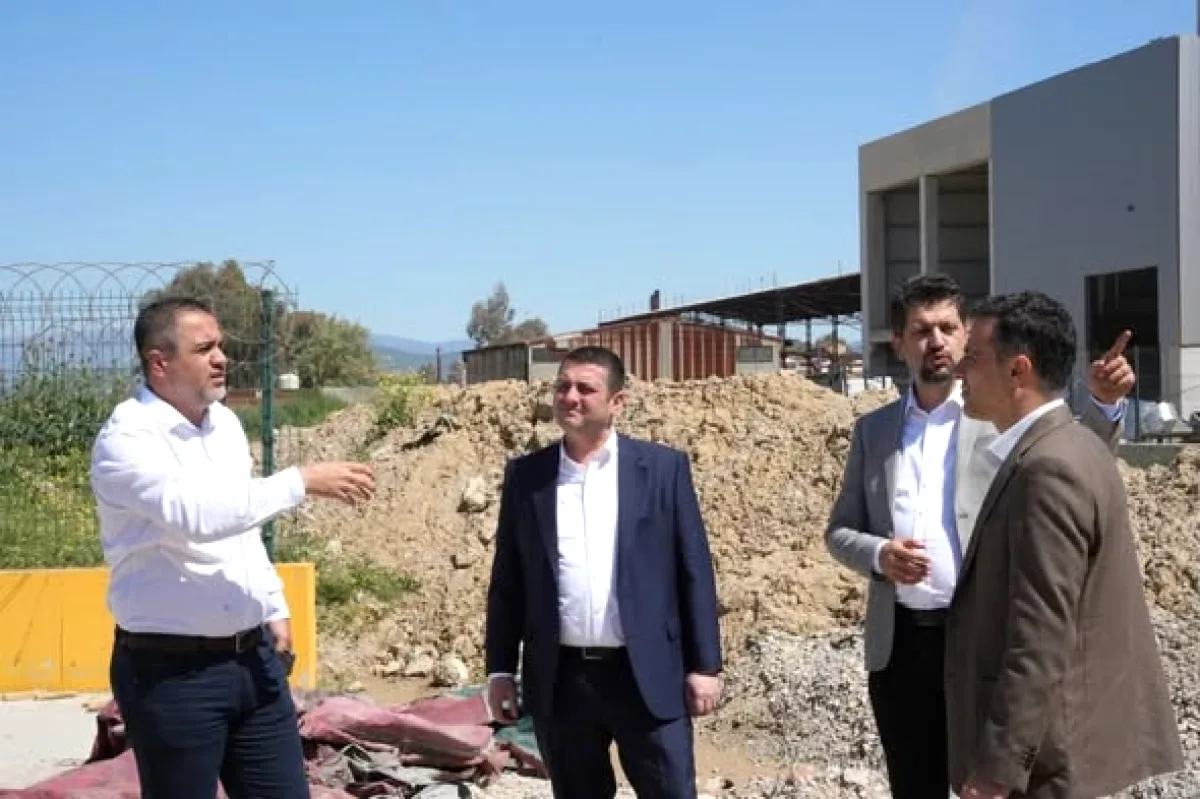 Torbalı'da Saha Turu: İZBETON ve Büyükşehir Yol Çalışmaları İçin Bir Arada Torbalı'da Saha Turu: İZBETON ve Büyükşehir Yol Çalışmaları İçin Bir Arada