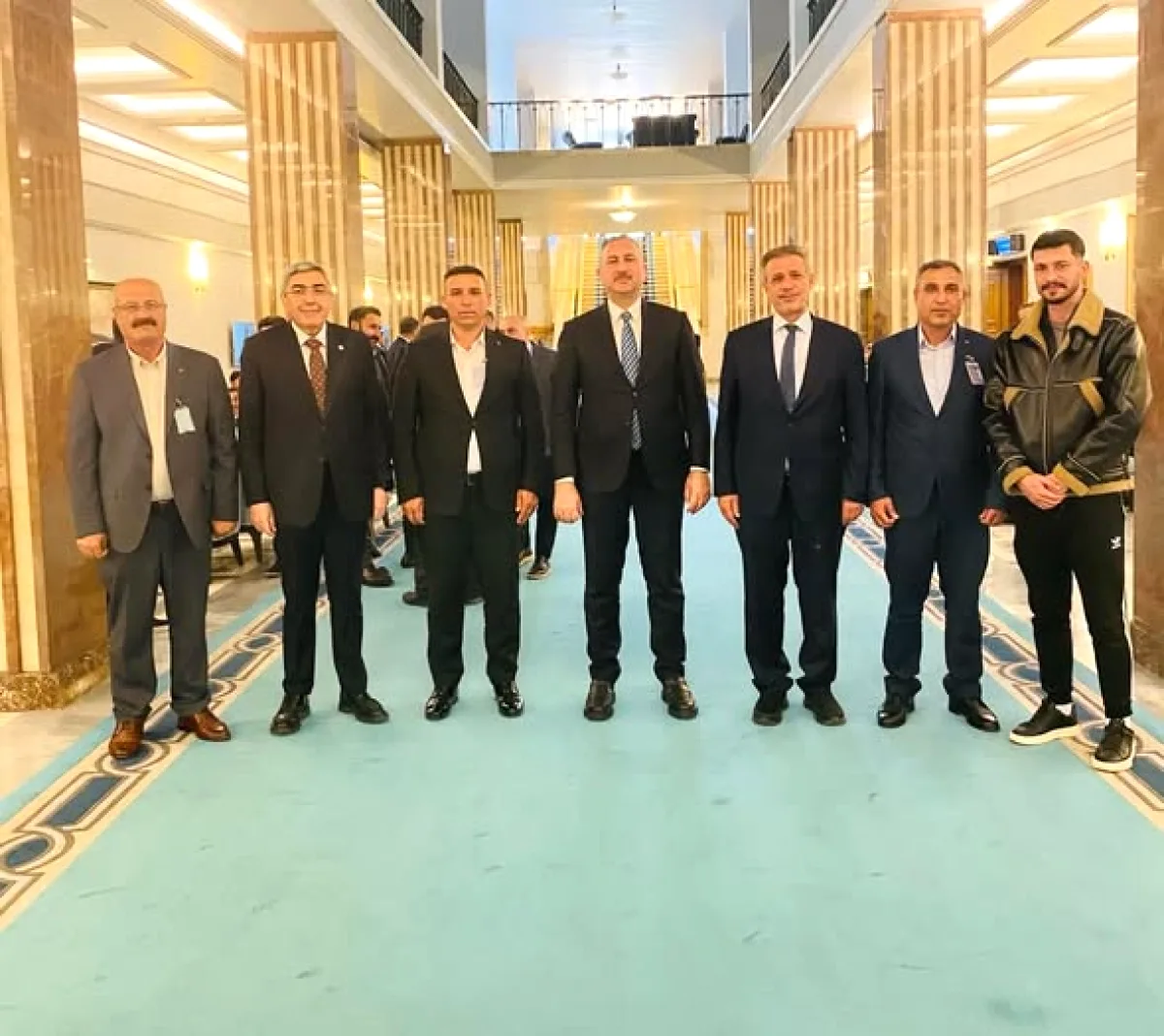 AK Parti Yavuzeli İlçe Teşkilatı TBMM'de Ağırlandı AK Parti Yavuzeli İlçe Teşkilatı TBMM'de Ağırlandı