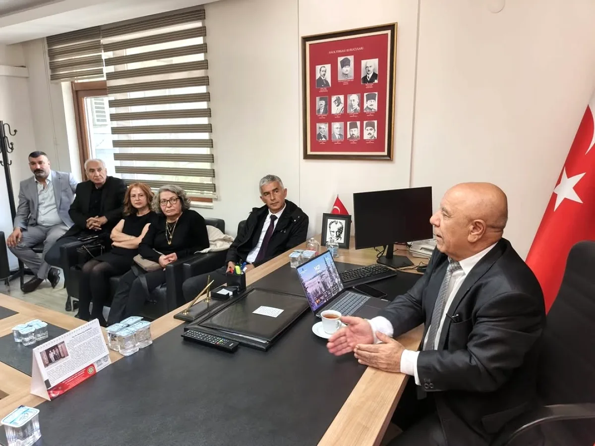 CHP Ankara İl Başkanlığı'na Dayanışma Ziyareti CHP Ankara İl Başkanlığı'na Dayanışma Ziyareti