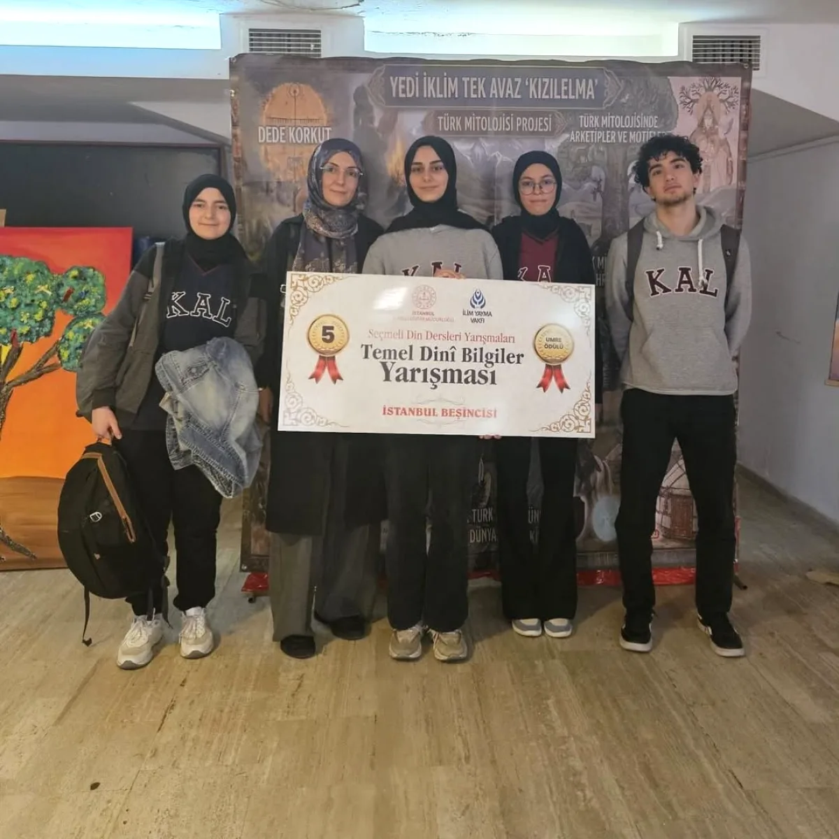Kağıthane'den Umre Ödüllü Başarı: Zehra Alkan İstanbul 5.'si Oldu Kağıthane'den Umre Ödüllü Başarı: Zehra Alkan İstanbul 5.'si Oldu