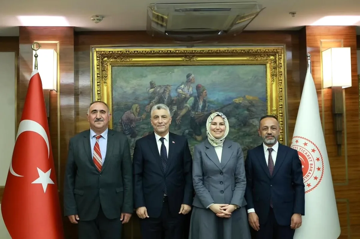 Ayaş Heyeti Ticaret Bakanı Bolat ile İstişarede Bulundu Ayaş Heyeti Ticaret Bakanı Bolat ile İstişarede Bulundu
