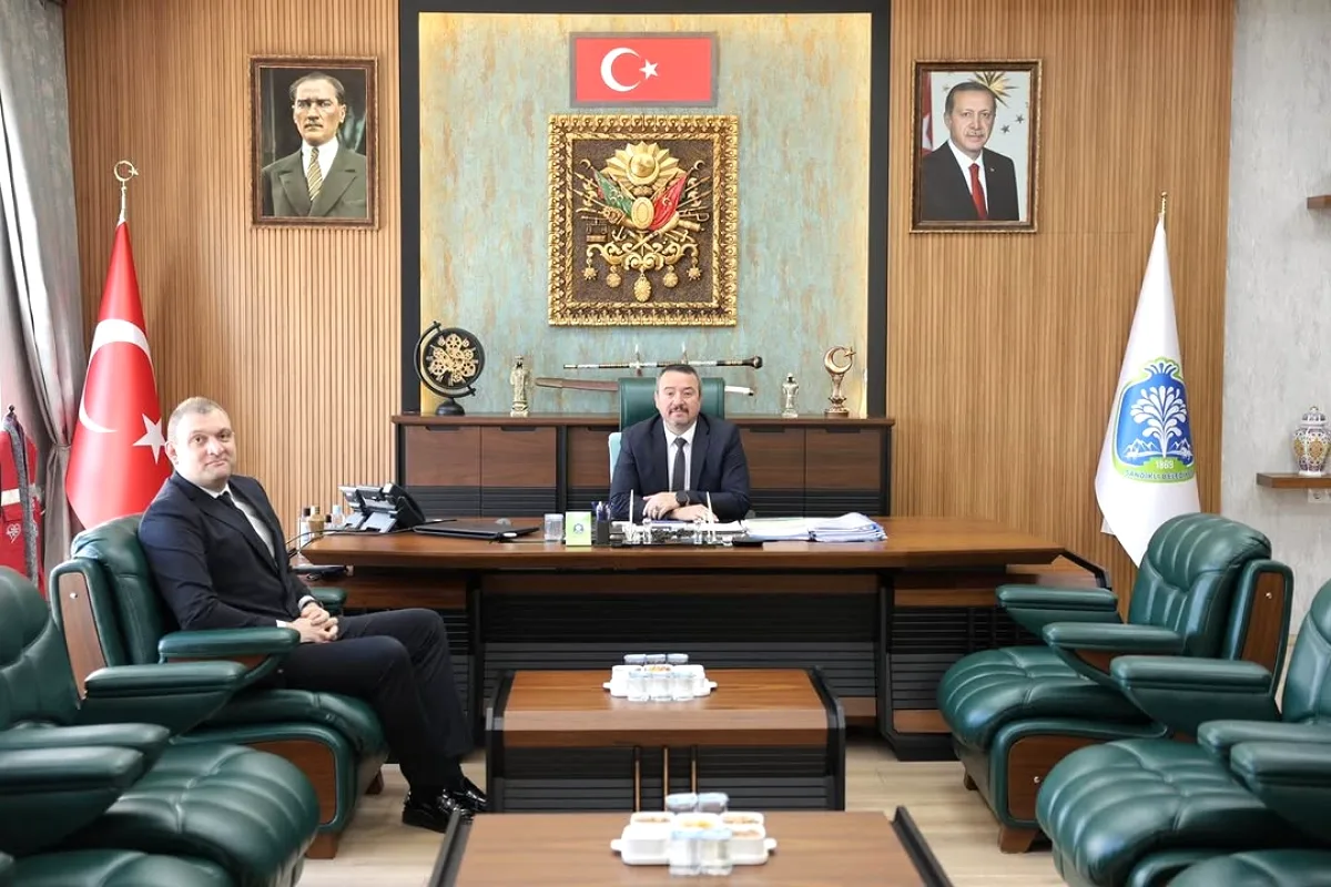 Sandıklı'da Teknoloji ve Yerel Yönetim İş Birliği Görüşmesi Sandıklı'da Teknoloji ve Yerel Yönetim İş Birliği Görüşmesi