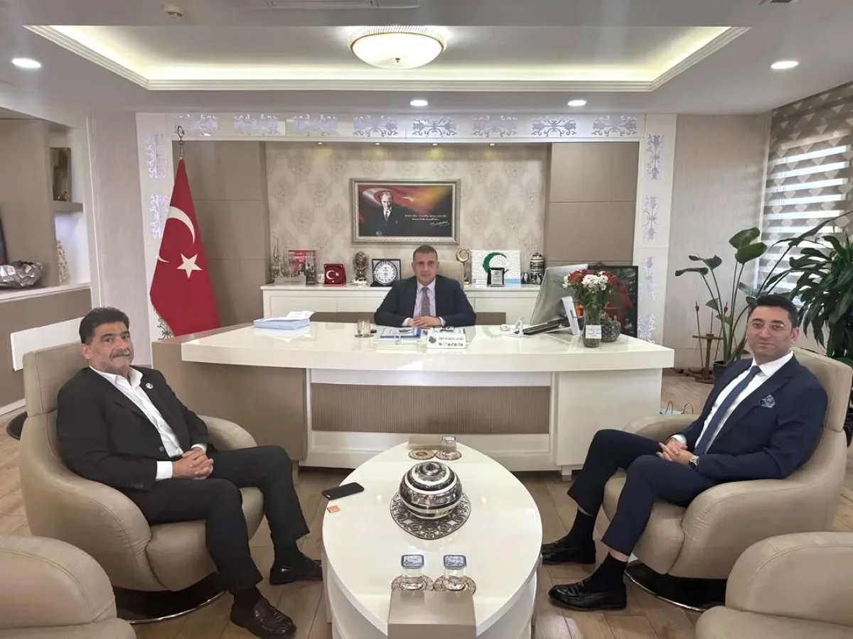 BBP'li Uzunpınar ve Şahin Tuzla Kaymakamı Güney'i Ziyaret Etti BBP'li Uzunpınar ve Şahin Tuzla Kaymakamı Güney'i Ziyaret Etti
