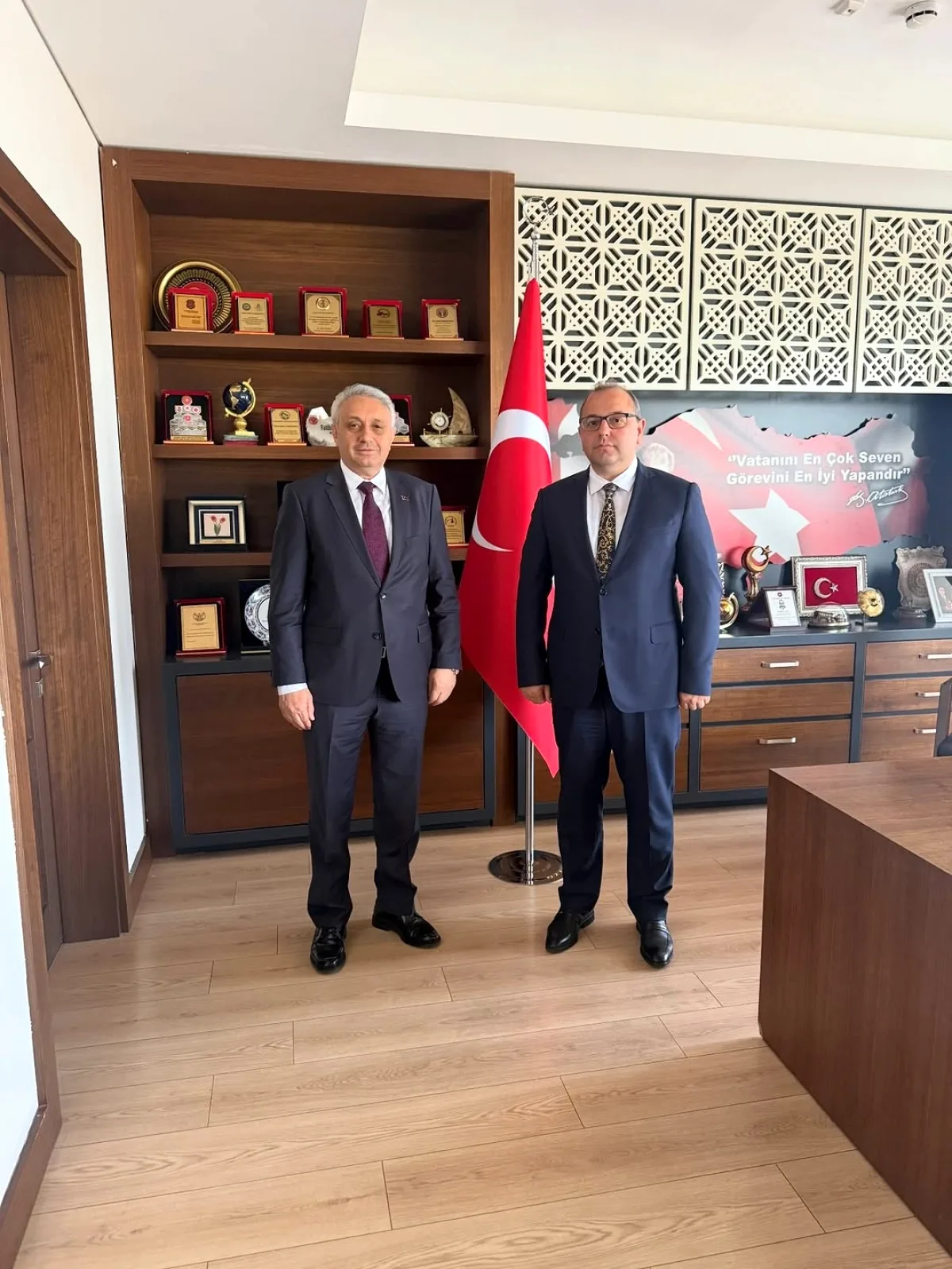 Togay Çoban, Kaymakam Fatih Çobanoğlu'nu Ziyaret Etti Togay Çoban, Kaymakam Fatih Çobanoğlu'nu Ziyaret Etti