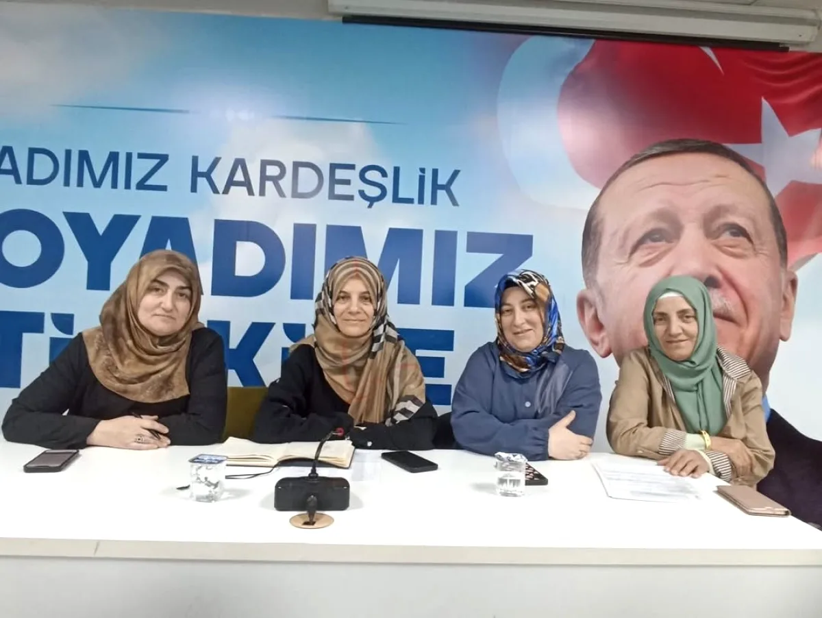 AK Parti Ümraniye İlçe Başkanlığı'nda EKM Komisyon Toplantısı Yapıldı AK Parti Ümraniye İlçe Başkanlığı'nda EKM Komisyon Toplantısı Yapıldı