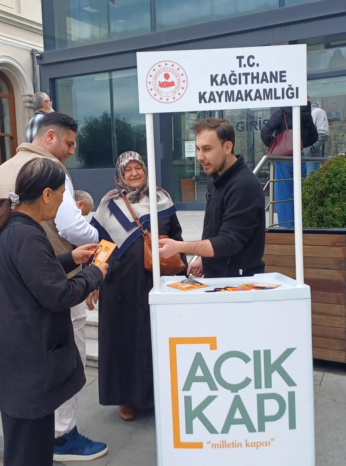 Kağıthane'de KADES ve Engelsiz 112 Bilgilendirmesi Kağıthane'de KADES ve Engelsiz 112 Bilgilendirmesi