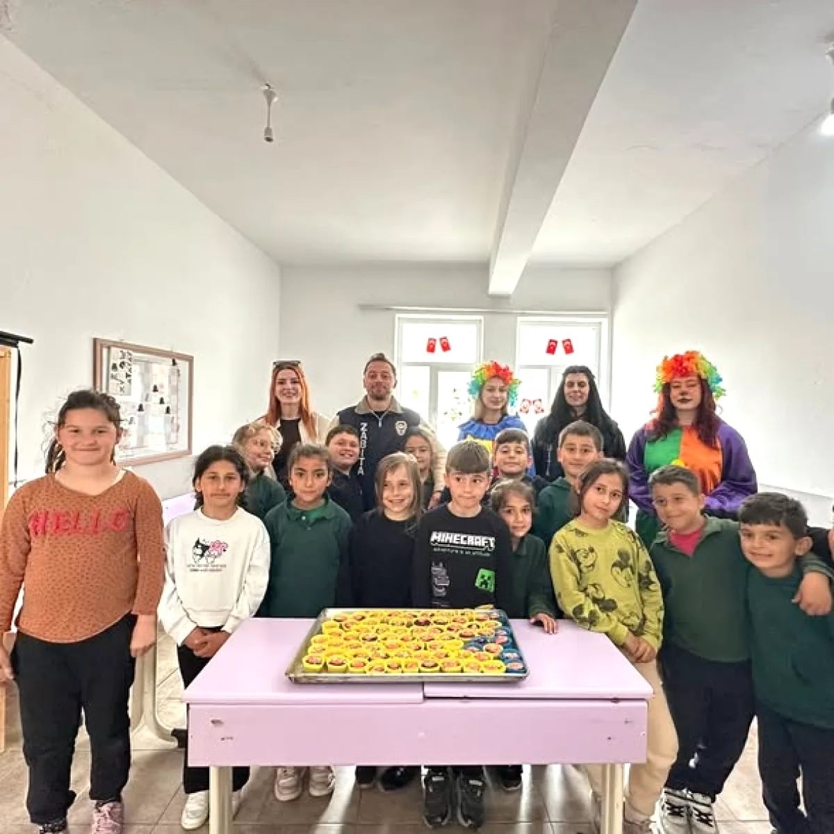 Marmara Adalar'da Miniklerin Doğum Günü Coşkusu Marmara Adalar'da Miniklerin Doğum Günü Coşkusu