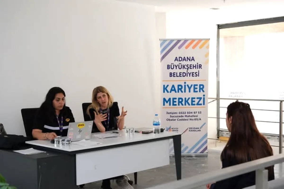 Adana'da İş Arayanlar ve İşverenler İstihdam Buluşmasında Buluştu Adana'da İş Arayanlar ve İşverenler İstihdam Buluşmasında Buluştu