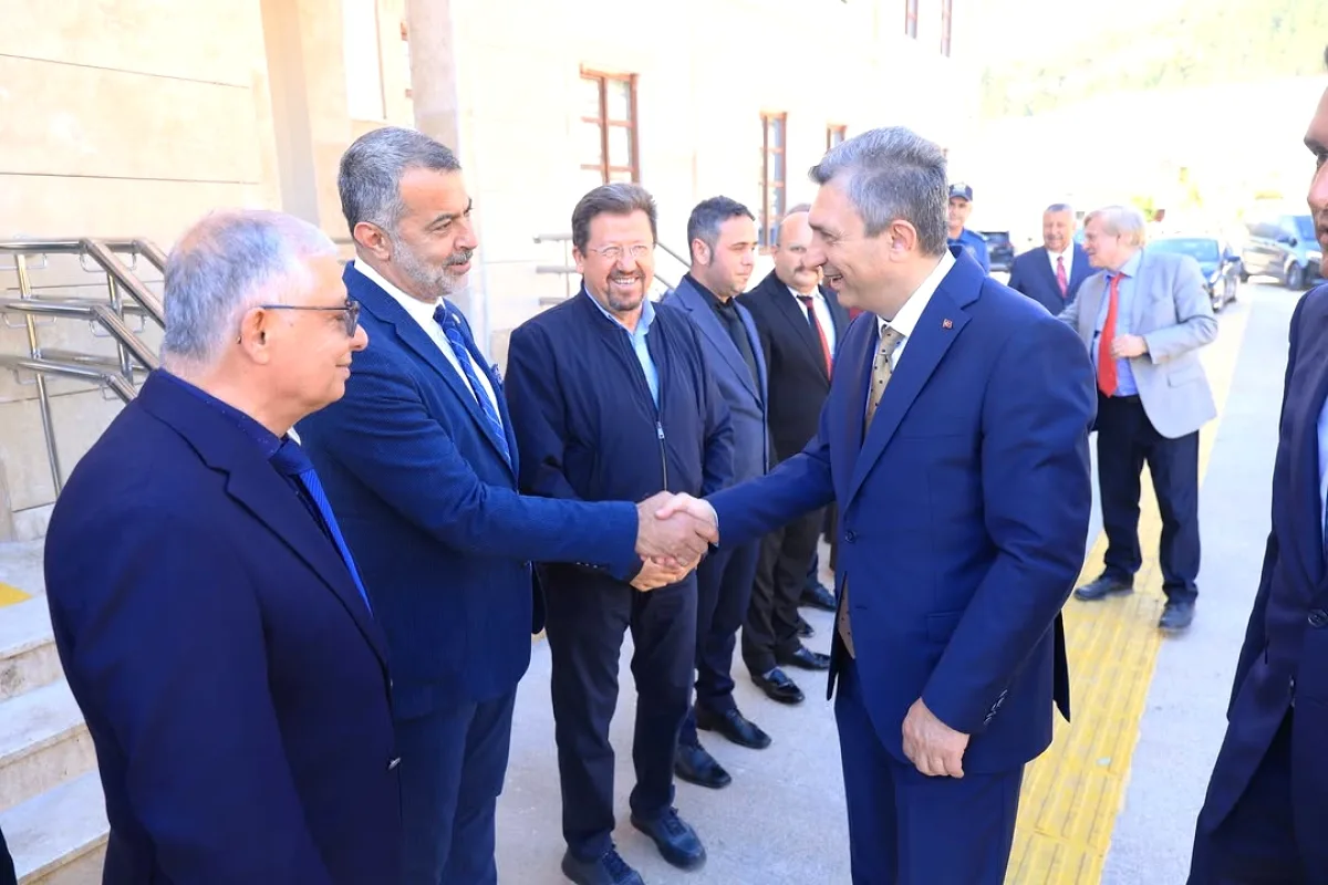 Kaş'ta İkili İnceleme: Vali Şahin Yeni Hükümet Konağı ve OSB'yi Ziyaret Etti Kaş'ta İkili İnceleme: Vali Şahin Yeni Hükümet Konağı ve OSB'yi Ziyaret Etti