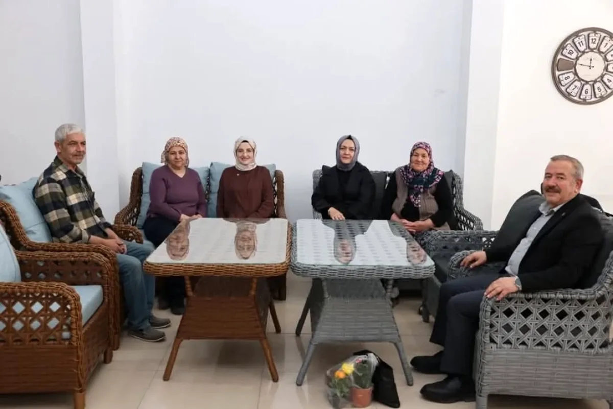 AK Parti Akyurt Yönetimi Yıldırım Mahallesi Esnafını Ziyaret Etti AK Parti Akyurt Yönetimi Yıldırım Mahallesi Esnafını Ziyaret Etti
