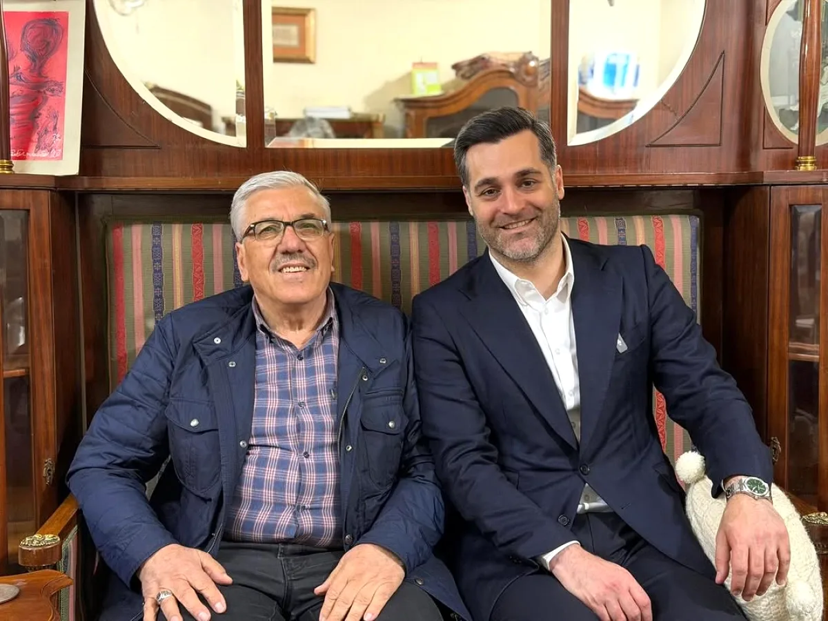 AK Parti Üsküdar İlçe Başkanı Sarıcaoğlu Mimar Sinan Mahallesi'nde Sahadaydı AK Parti Üsküdar İlçe Başkanı Sarıcaoğlu Mimar Sinan Mahallesi'nde Sahadaydı