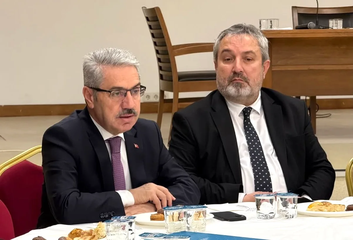 Üsküdar Kaymakamı Kısıklı'da Vatandaşla Buluştu Üsküdar Kaymakamı Kısıklı'da Vatandaşla Buluştu