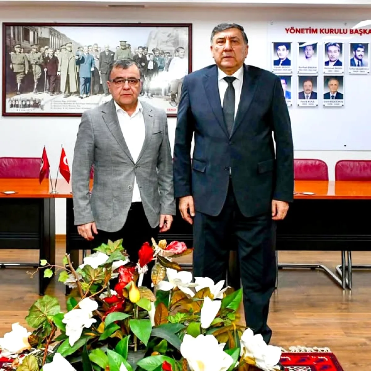 Balıkesirspor Eski Başkanı, Ticaret Borsası'na Nezaket Ziyaretinde Bulundu Balıkesirspor Eski Başkanı, Ticaret Borsası'na Nezaket Ziyaretinde Bulundu