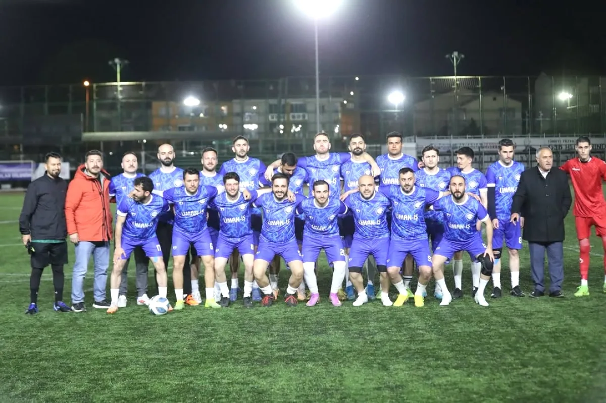 Gemlik Emek Turnuvası'nda Final Heyecanı Başladı: İşte Finalistler! Gemlik Emek Turnuvası'nda Final Heyecanı Başladı: İşte Finalistler!