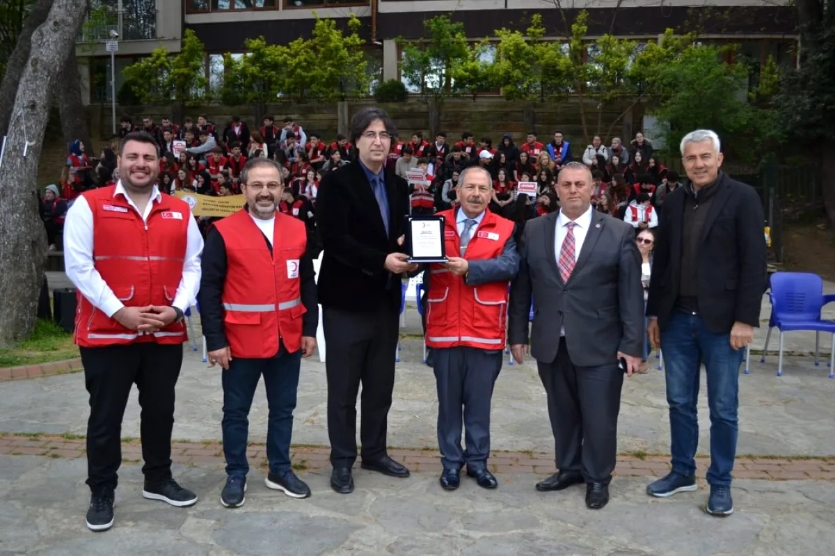 Sarıyer'de İyilik İçin Yarıştılar: İyilik Bingosu Ödülleri Sahiplerini Buldu Sarıyer'de İyilik İçin Yarıştılar: İyilik Bingosu Ödülleri Sahiplerini Buldu