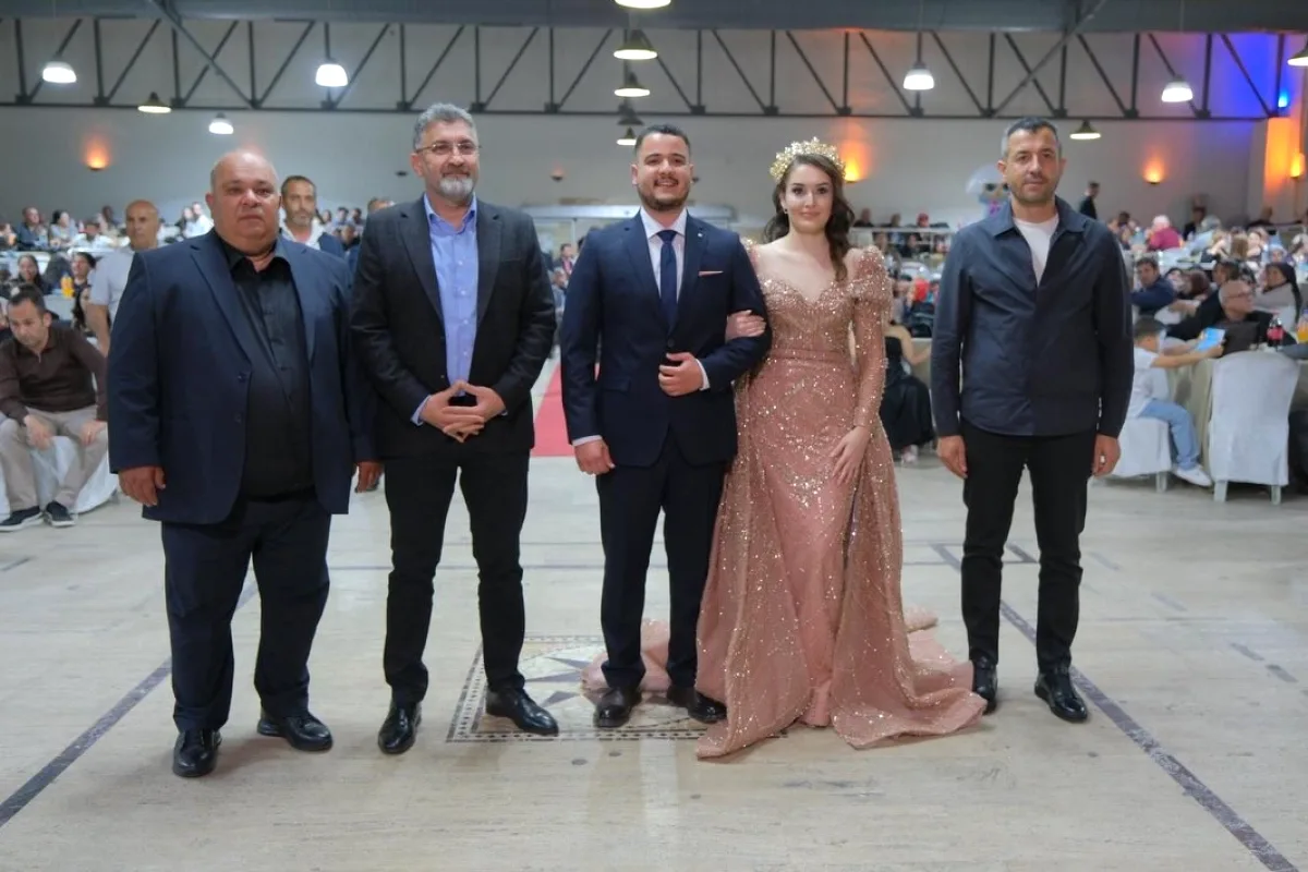 Serik'te Genç Çiftin Nişan Törenine Başkan Kumbul ve Söker Katıldı Serik'te Genç Çiftin Nişan Törenine Başkan Kumbul ve Söker Katıldı