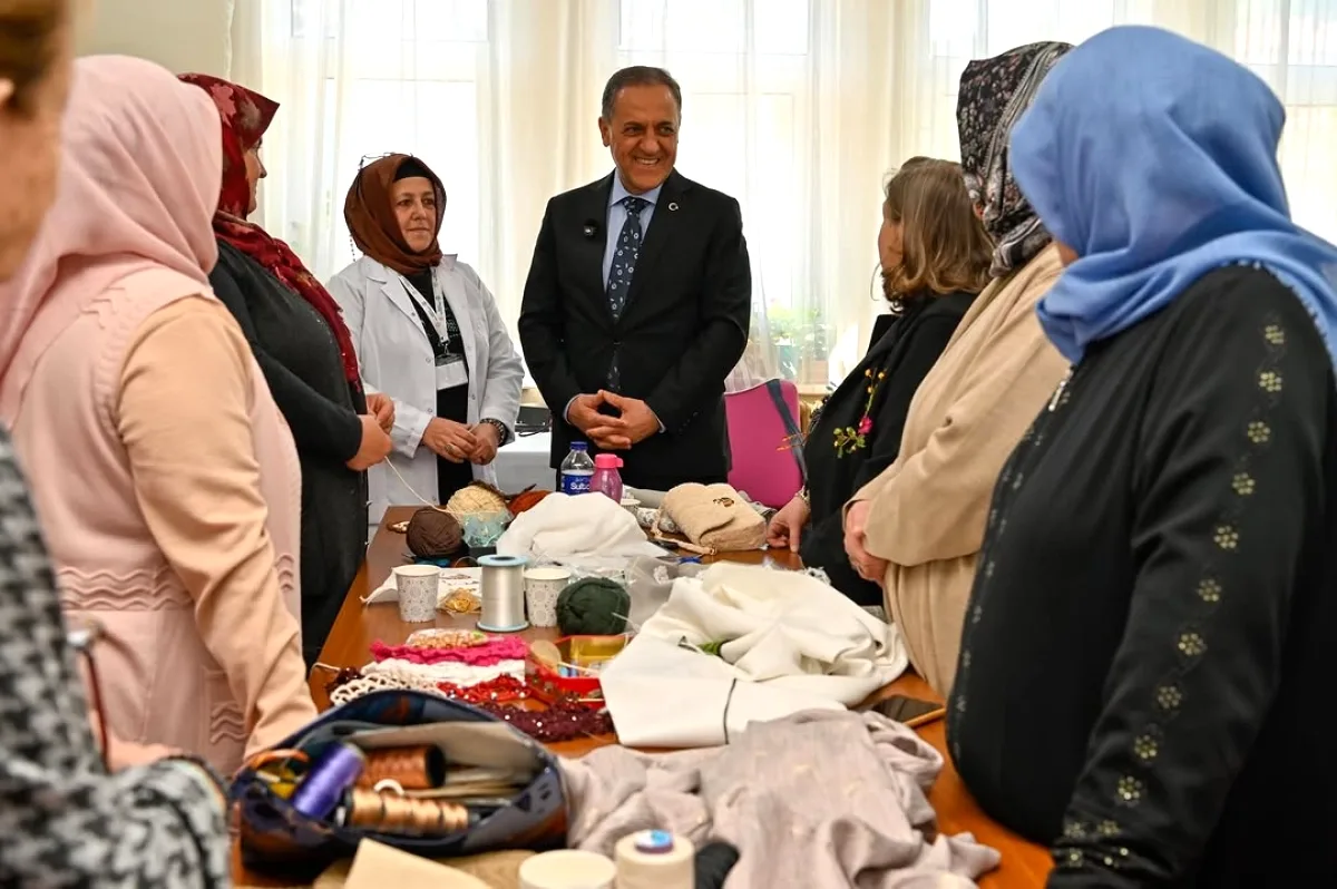 Yalova Valisi'nden 1 Mayıs'ta Kadın Emeğine Özel Ziyaret Yalova Valisi'nden 1 Mayıs'ta Kadın Emeğine Özel Ziyaret