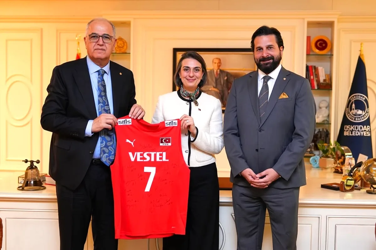 Sinem Dedetaş ve Voleybol Federasyonu Arasında İş Birliği Sinem Dedetaş ve Voleybol Federasyonu Arasında İş Birliği