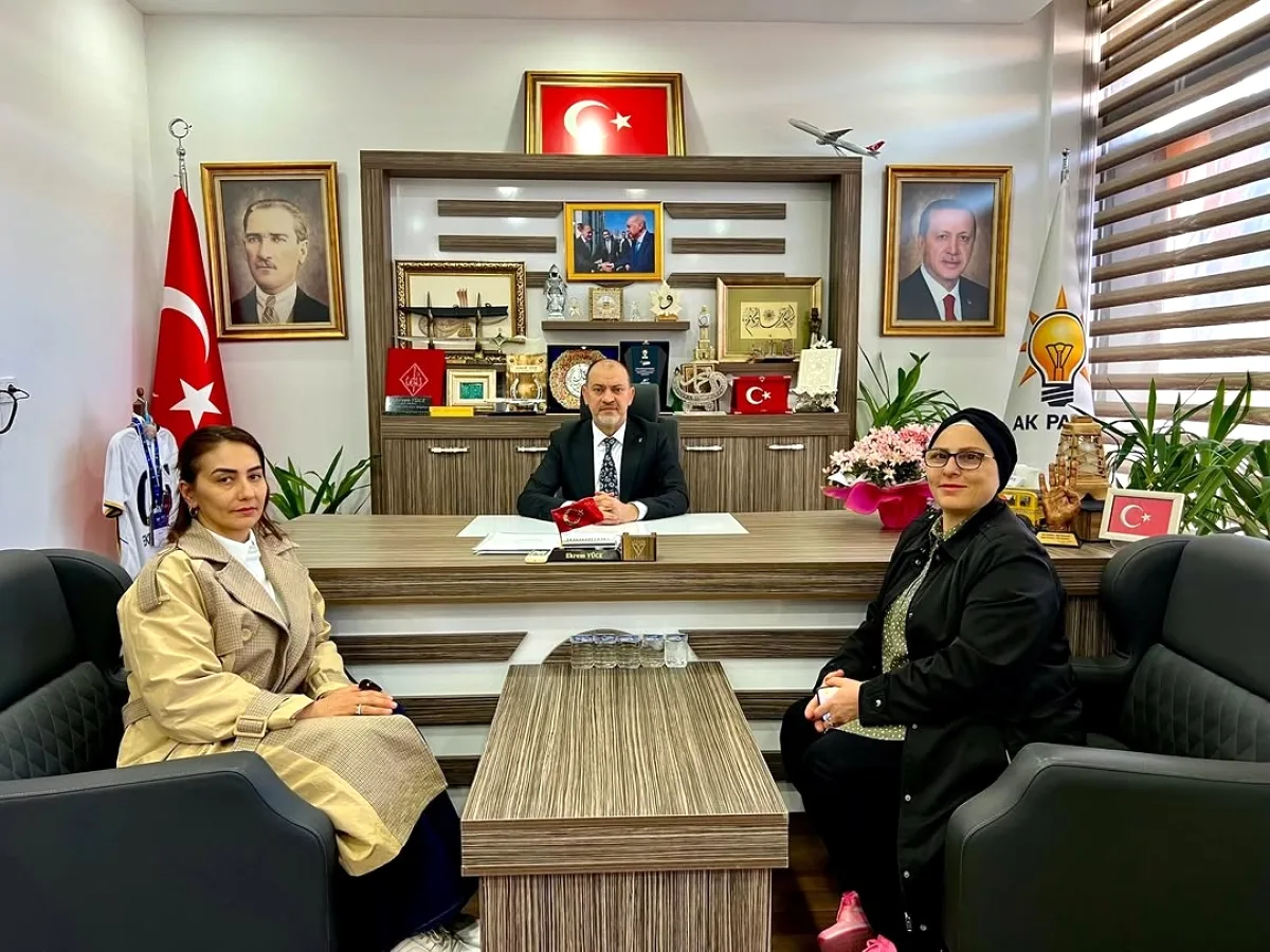 Özevler Mahallesi Sakinleri, AK Parti Yenimahalle İlçe Başkanı'nı Ziyaret Etti Özevler Mahallesi Sakinleri, AK Parti Yenimahalle İlçe Başkanı'nı Ziyaret Etti