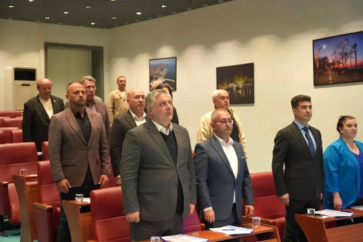 YAKAB Genel Kurulu'nda Adil Yele'ye Güven Tazelendi YAKAB Genel Kurulu'nda Adil Yele'ye Güven Tazelendi