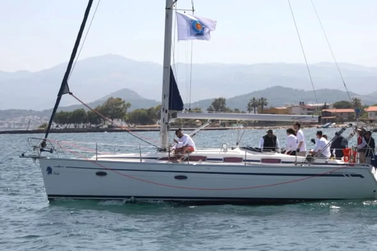 DEÜ Yelken Takımı Unisailing Cup'ta 4 Kategoride Podyuma Çıktı DEÜ Yelken Takımı Unisailing Cup'ta 4 Kategoride Podyuma Çıktı